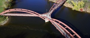 त्रिशूली र कालीगण्डकीको सङ्गमस्थल देवघाट जोड्ने तीनमुखे पुल बन्दै